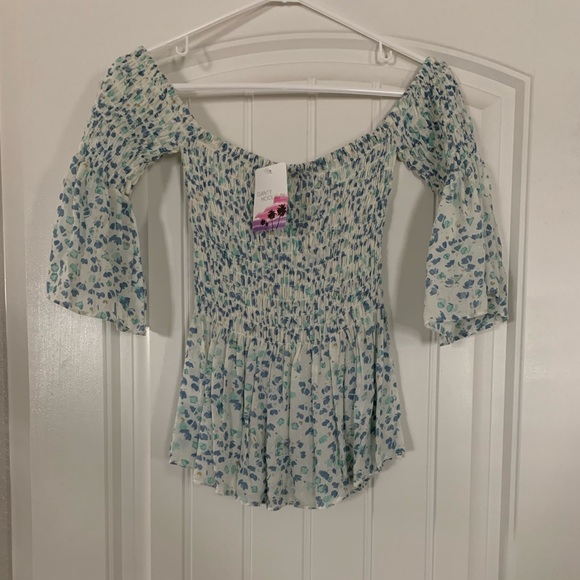 NEVER WORN Dainty hooligan blouse - Picture 2 of 2